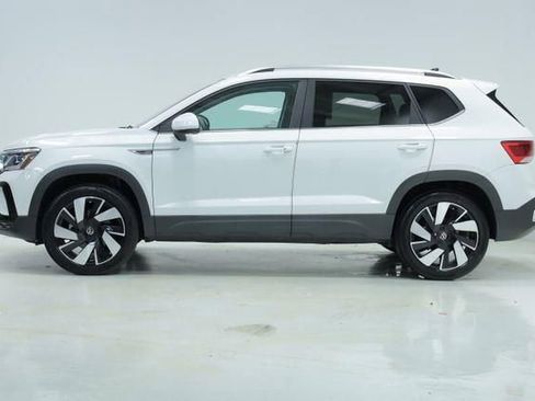 Used 2023 Volkswagen Taos SEL AWD/4WD image 4
