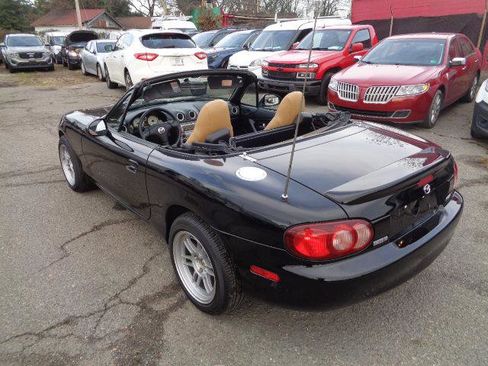 Used 2004 MAZDA MX-5 Miata LS w/ Convenience Pkg image 19
