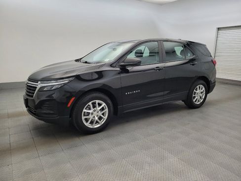 Used 2022 Chevrolet Equinox LS FWD image 2