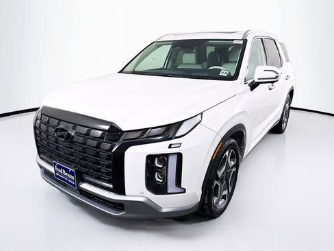 Used 2024 Hyundai Palisade Limited image 4