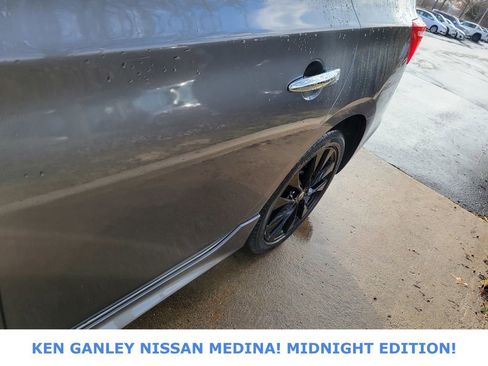Used 2018 Nissan Sentra SR w/ SR Midnight Edition Package image 12