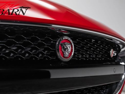 Used 2017 Jaguar F-TYPE S RWD image 9