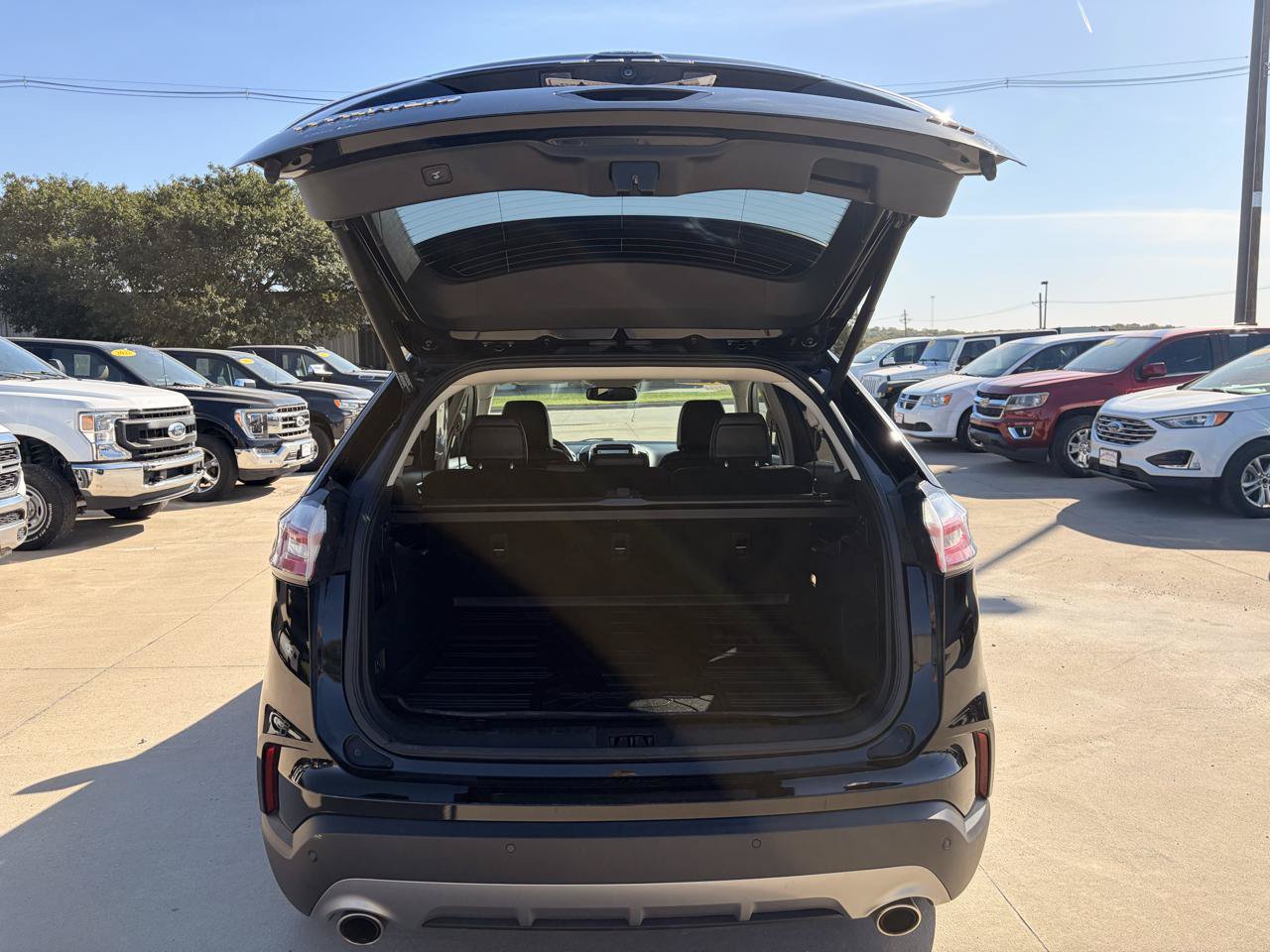 Used 2021 Ford Edge Titanium w/ Cargo Accessory Package AWD/4WD image 9