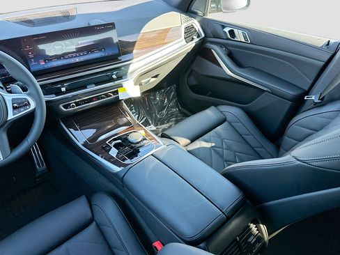 New 2026 BMW X5 sDrive40i w/ M Sport Package image 18