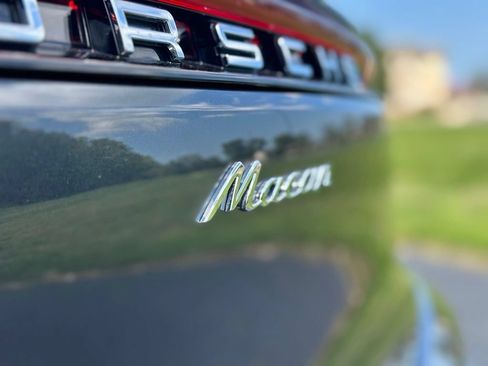 Used 2023 Porsche Macan AWD/4WD image 12
