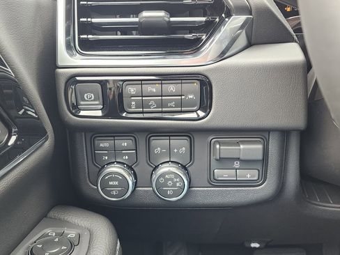 New 2026 GMC Yukon Denali AWD/4WD image 19