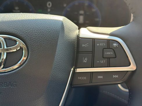 New 2026 Toyota Highlander Limited AWD/4WD image 31