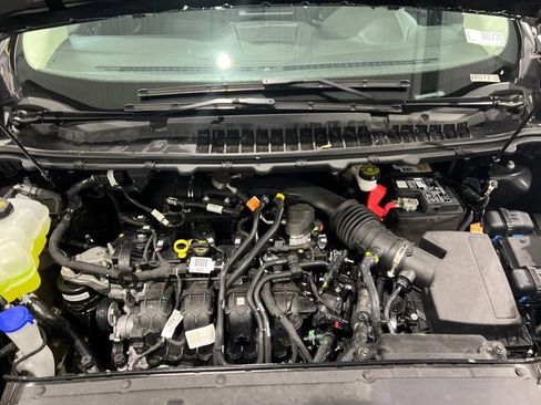 Used 2024 Ford Edge SE image 16