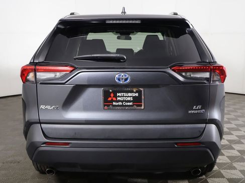Used 2021 Toyota RAV4 LE AWD/4WD image 9