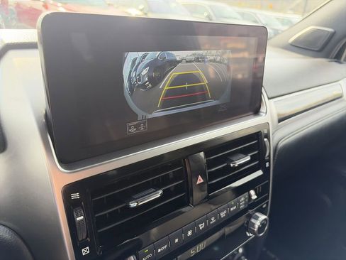 Used 2023 Lexus GX 460 Premium w/ Premium Package image 17