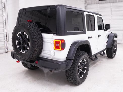 Used 2024 Jeep Wrangler Unlimited Rubicon AWD/4WD image 5