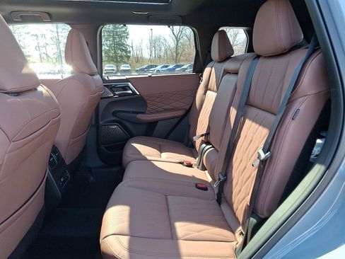 New 2026 Mitsubishi Outlander SEL image 11