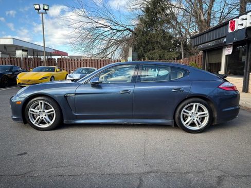 Used 2011 Porsche Panamera 4 image 3