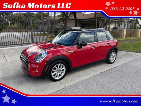 Used 2019 MINI Cooper 4-Door Hardtop w/ Signature Upholstery Package image 1