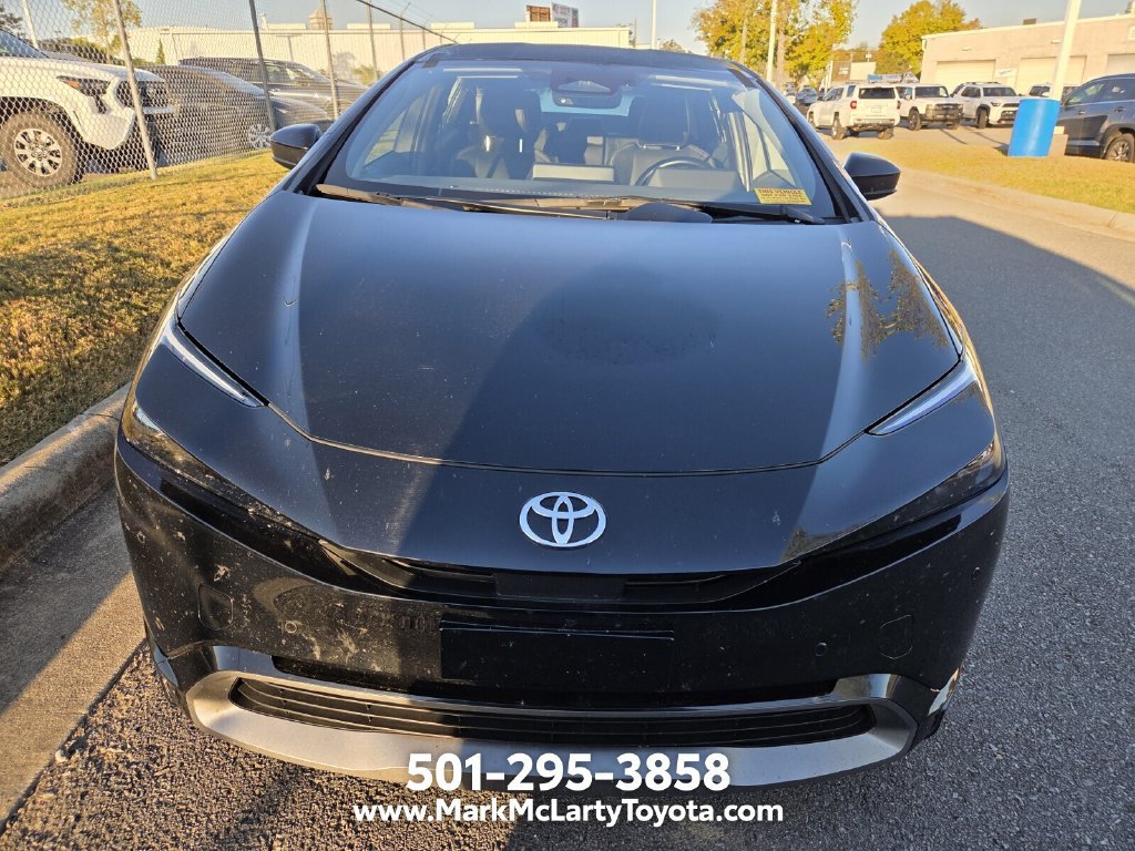 Used 2025 Toyota Prius XLE FWD image 2