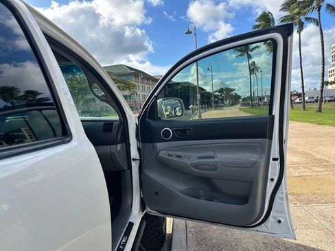 Used 2007 Toyota Tacoma PreRunner image 16