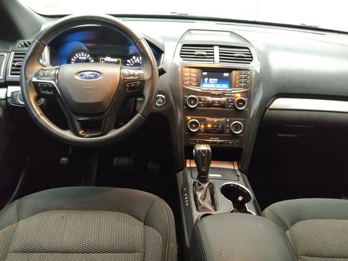Used 2018 Ford Explorer XLT image 22