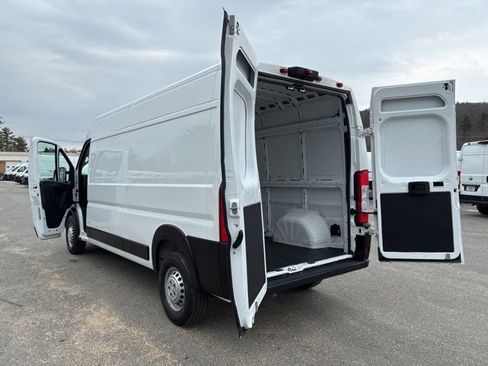 Used 2025 RAM ProMaster 2500 w/ Convenience Group FWD image 16