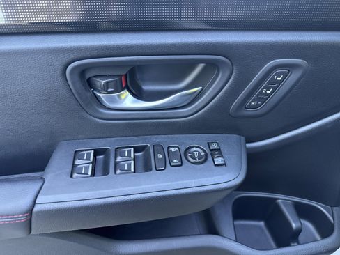 Used 2025 Honda Pilot Black Edition image 9