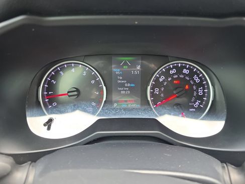 Used 2021 Toyota RAV4 LE FWD image 34