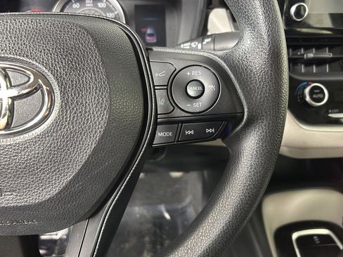 Used 2020 Toyota Corolla LE FWD image 30