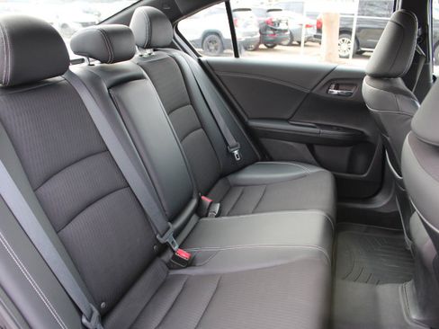 Used 2017 Honda Accord Sport image 22