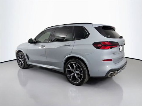 Used 2024 BMW X5 xDrive40i w/ M Sport Package AWD/4WD image 7