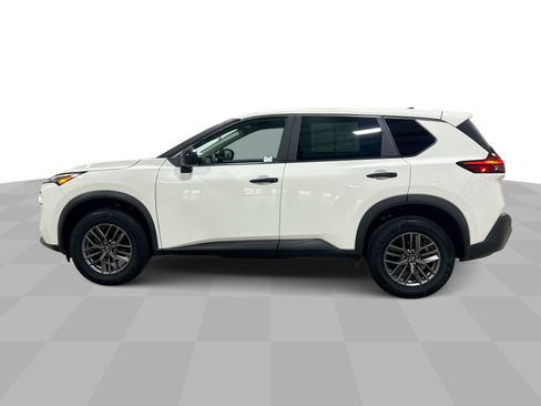 Used 2023 Nissan Rogue S AWD/4WD image 6