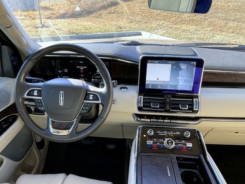 Used 2019 Lincoln Navigator L Reserve image 14