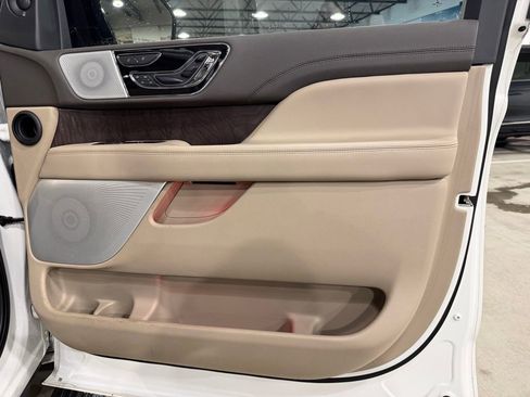 Used 2022 Lincoln Navigator L Reserve image 23