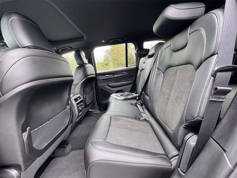 New 2025 Jeep Grand Cherokee 4WD image 15