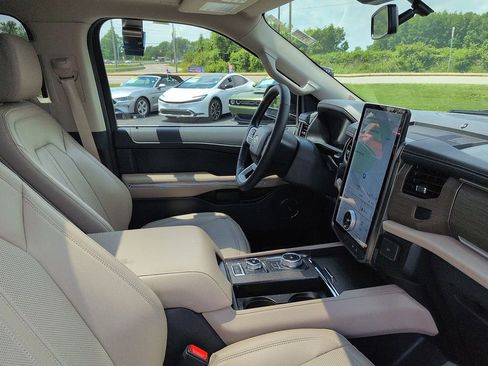 Used 2024 Ford Expedition Limited w/ Excursion Package AWD/4WD image 7