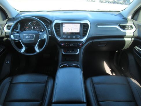 Used 2023 GMC Acadia SLT image 12