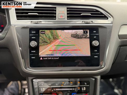 Used 2022 Volkswagen Tiguan SEL R-Line AWD/4WD image 18
