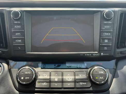 Used 2018 Toyota RAV4 Limited FWD image 16