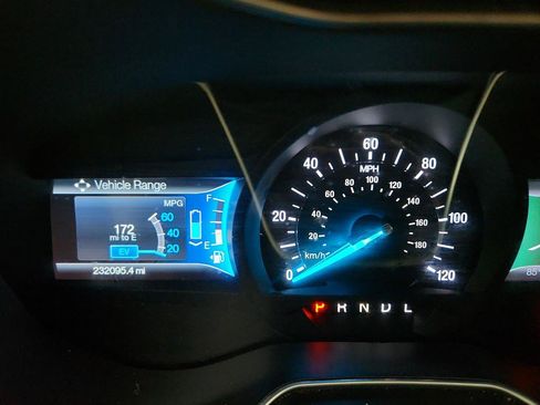 Used 2014 Ford Fusion SE FWD image 15