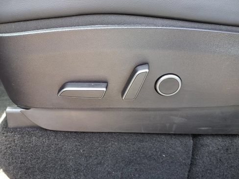 Used 2022 Tesla Model Y Performance AWD/4WD image 14