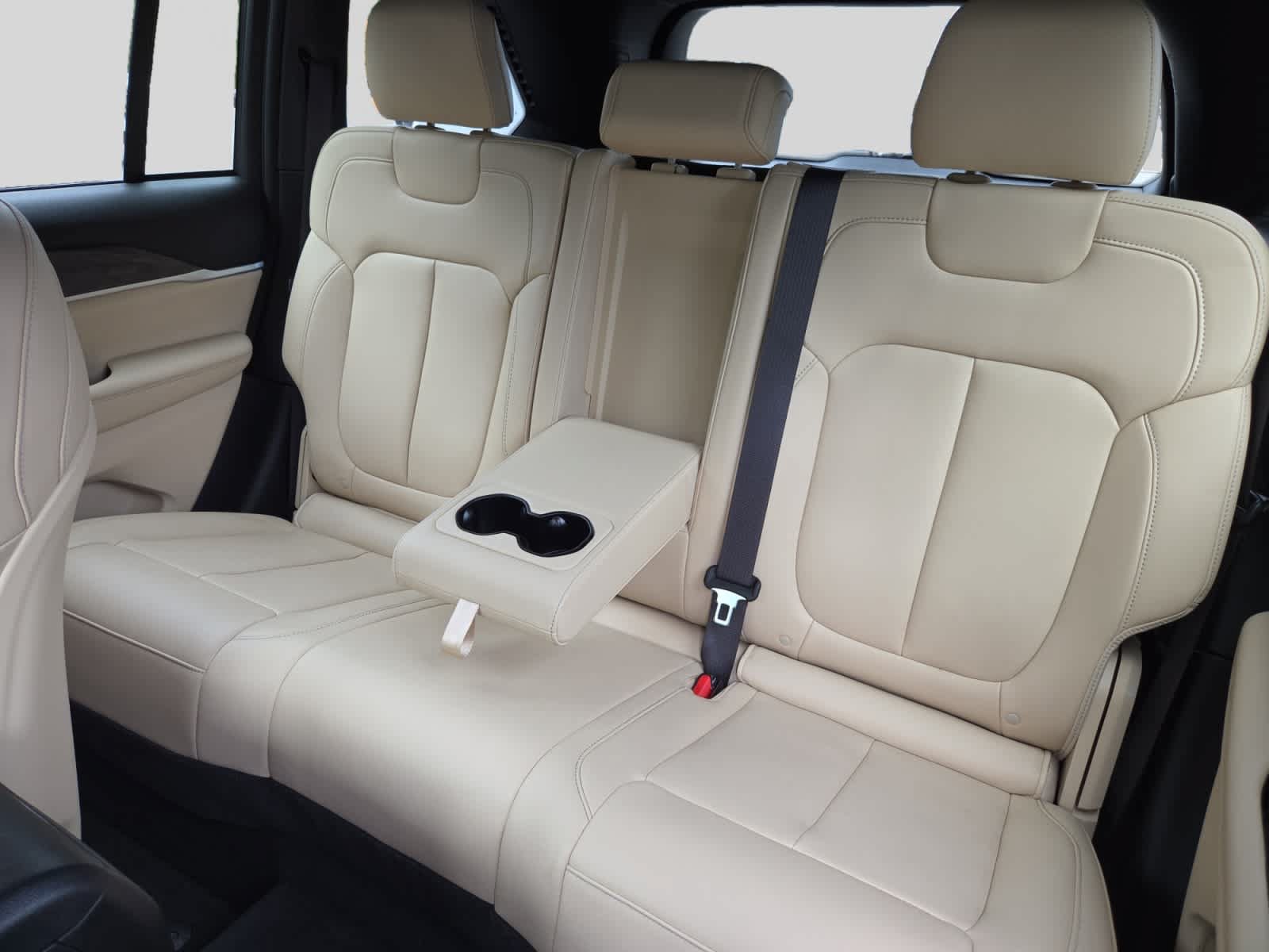 Used 2023 Jeep Grand Cherokee 4WD 4xe image 18
