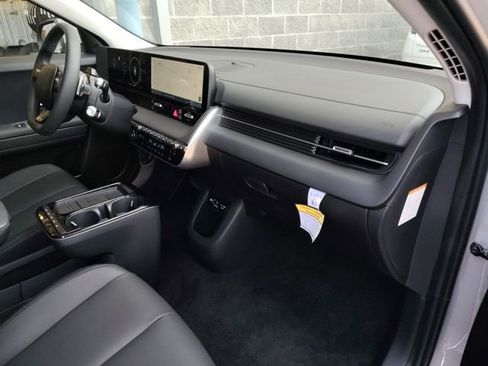 New 2025 Hyundai Ioniq 5 SEL RWD image 29