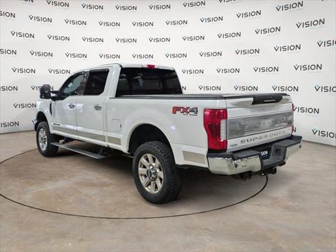 Used 2019 Ford F250 Platinum w/ Platinum Ultimate Package image 3