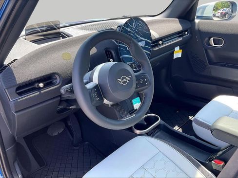New 2026 MINI Cooper 4-Door Hardtop FWD image 9
