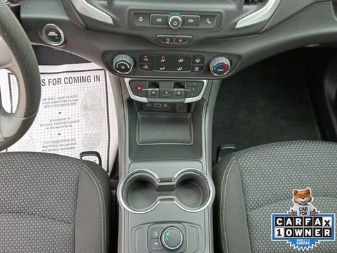 Used 2023 GMC Terrain SLE FWD image 3