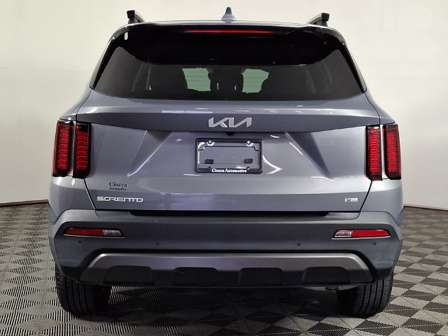Used 2023 Kia Sorento S AWD/4WD image 8