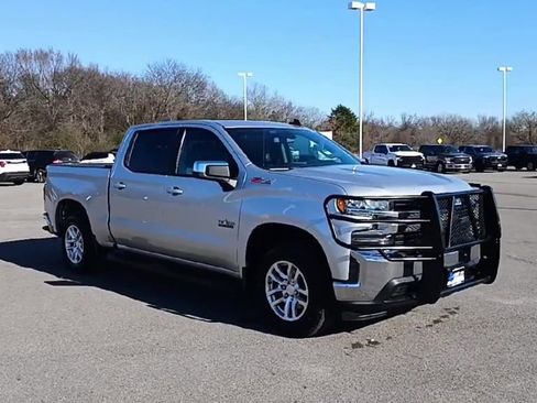 Used 2019 Chevrolet Silverado 1500 LT w/ Texas Edition image 2