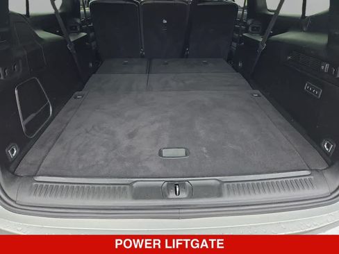 Used 2024 Jeep Wagoneer L Series II RWD image 33