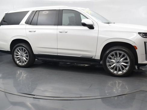 Used 2024 Cadillac Escalade Premium Luxury w/ LPO, Floor Liner Package AWD/4WD image 7