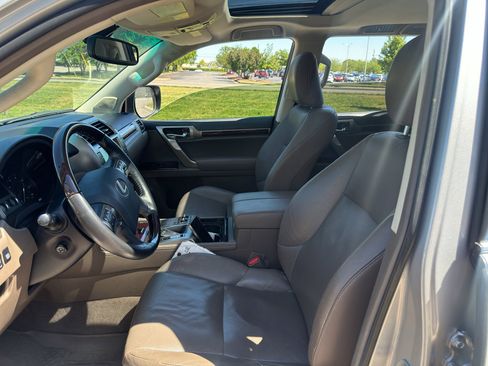 Used 2019 Lexus GX 460 Premium AWD/4WD image 19