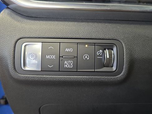 Used 2025 GMC Terrain Elevation image 26