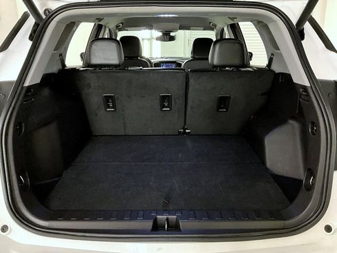 Certified 2024 GMC Terrain SLT image 21