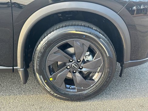 New 2026 Nissan Rogue SV FWD image 12